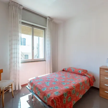 In Near The アパート