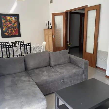 In Near The Apartman