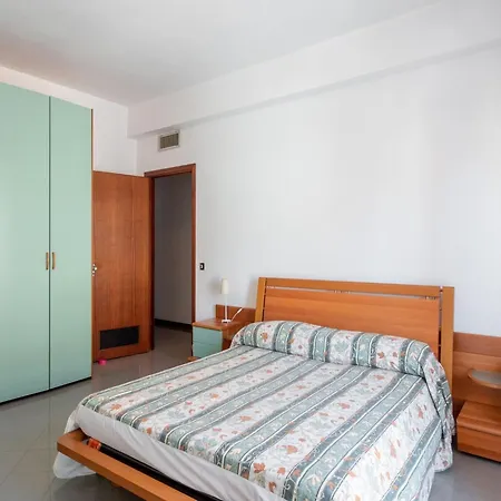 In Near The Apartman *