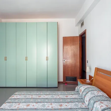 In Near The Apartman