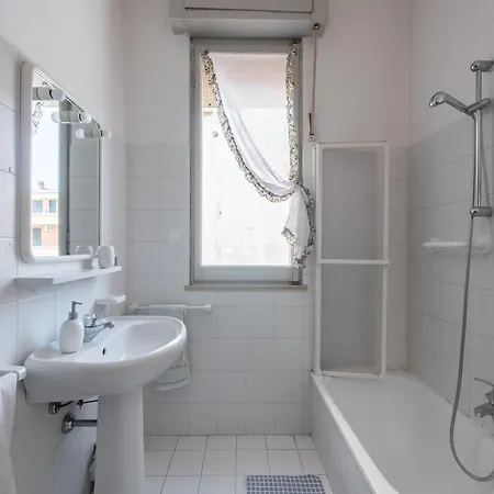 In Near The Apartman *