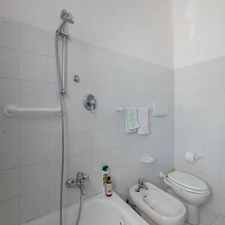 In Near The Apartman *